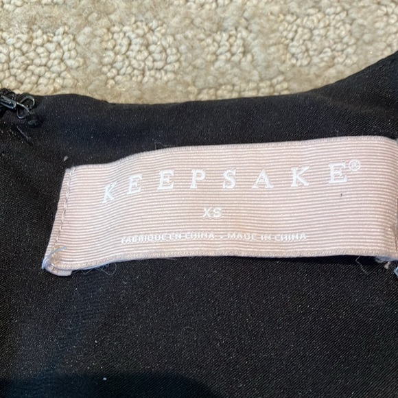 ✨Simply adorable open front black w/subtle peach pink green floral pattern dress - Picture 15 of 16